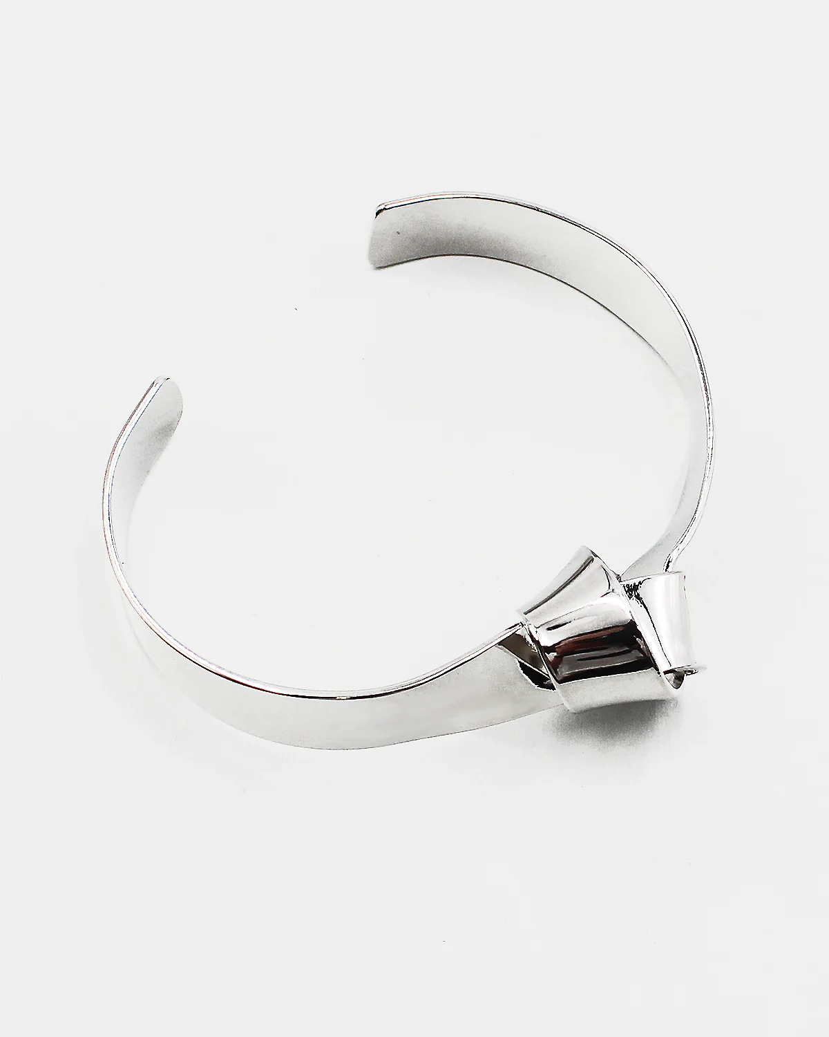 Knotted Metal Cuff Bracelet - Image 3